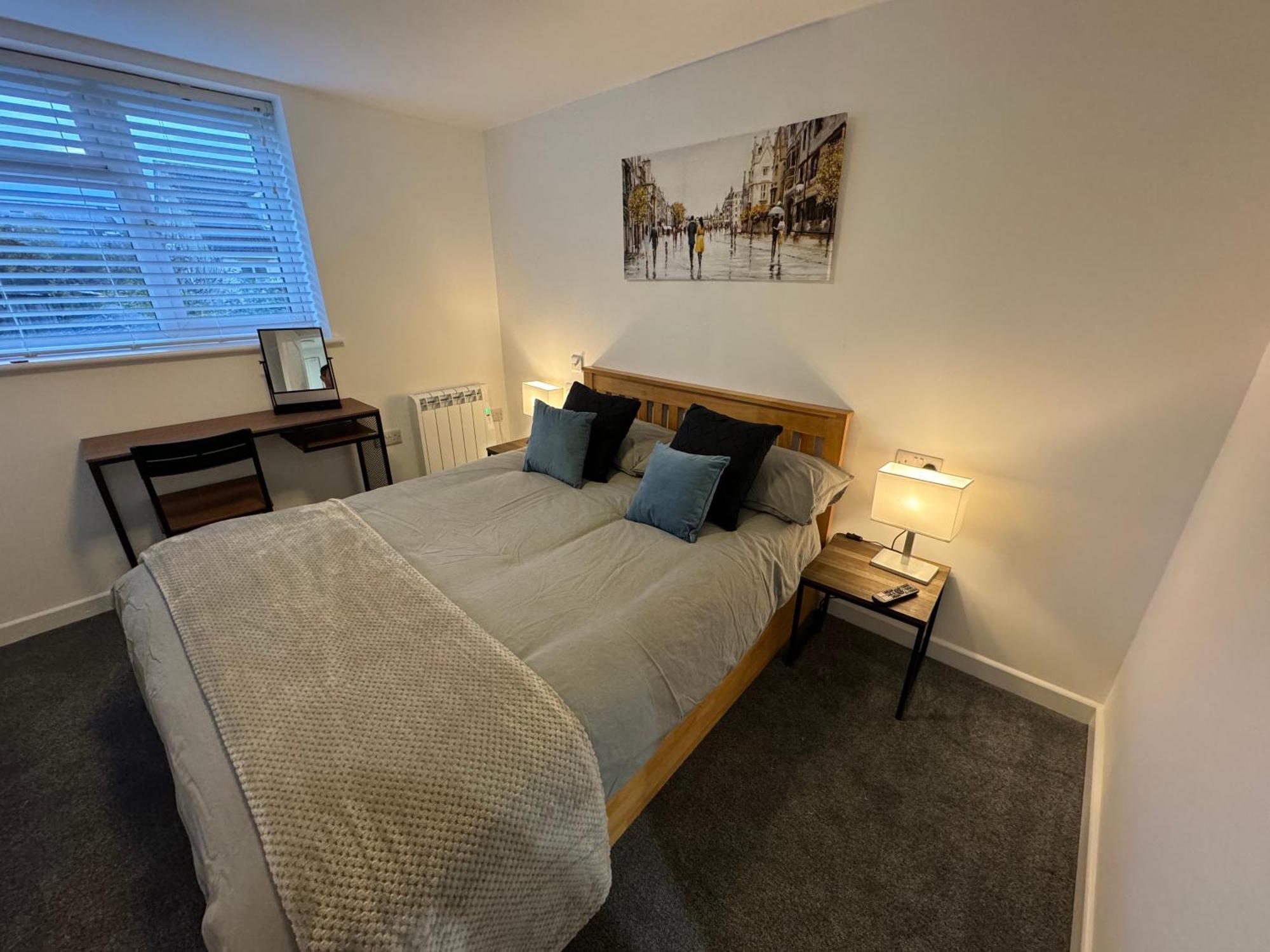 Modern 1 Bed Apartment With Car Parking Bitton Exterior foto